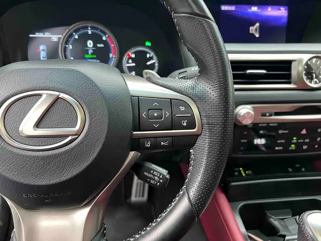 Lexus GS 2017 — фото 23