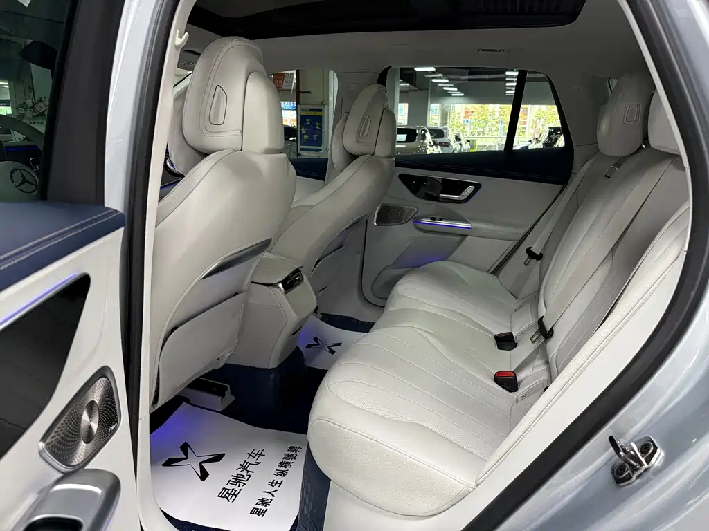 Mercedes-Benz EQE SUV 2025 — фото 7