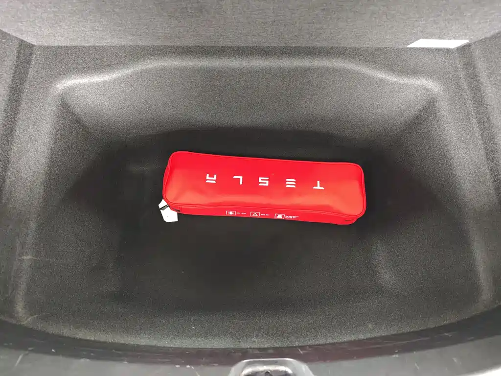Tesla Model 3 2021 — фото 39