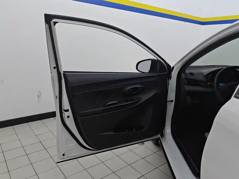 Toyota Yaris L 2020