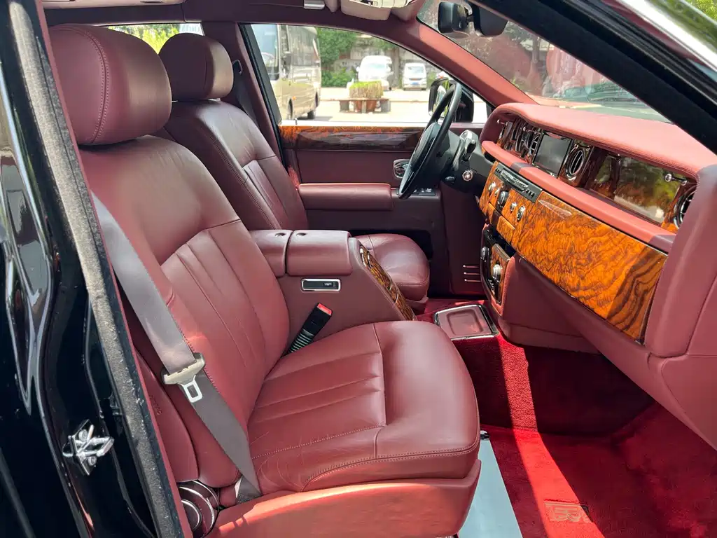 Rolls-Royce Phantom 2015 — фото 12