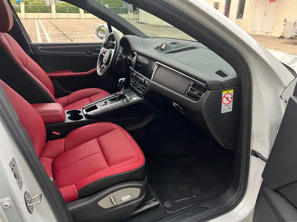Porsche Macan 2019 — фото 15