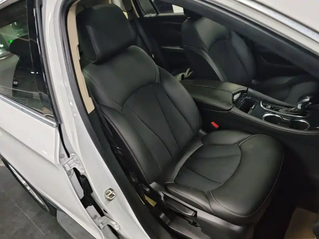 Buick Envision Plus 2017 — фото 25