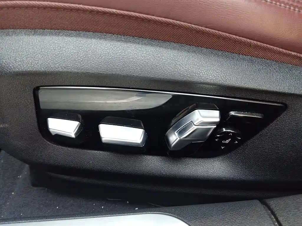 BMW 7 Series 2019 — фото 10