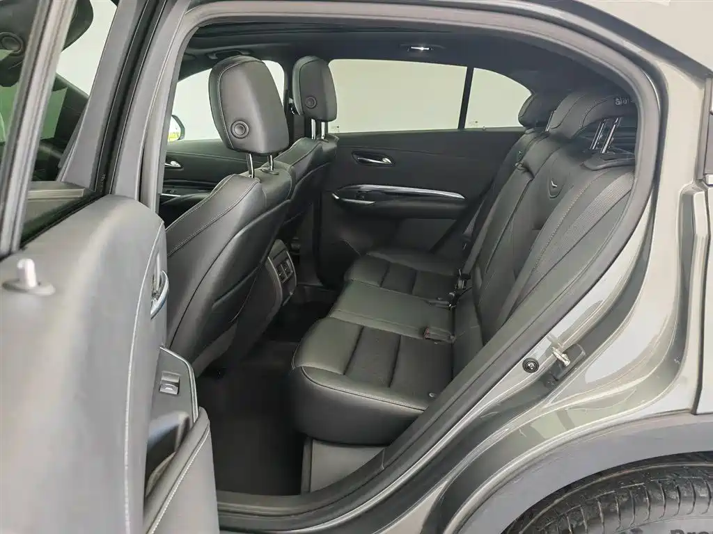 Cadillac XT4 2020 — фото 15