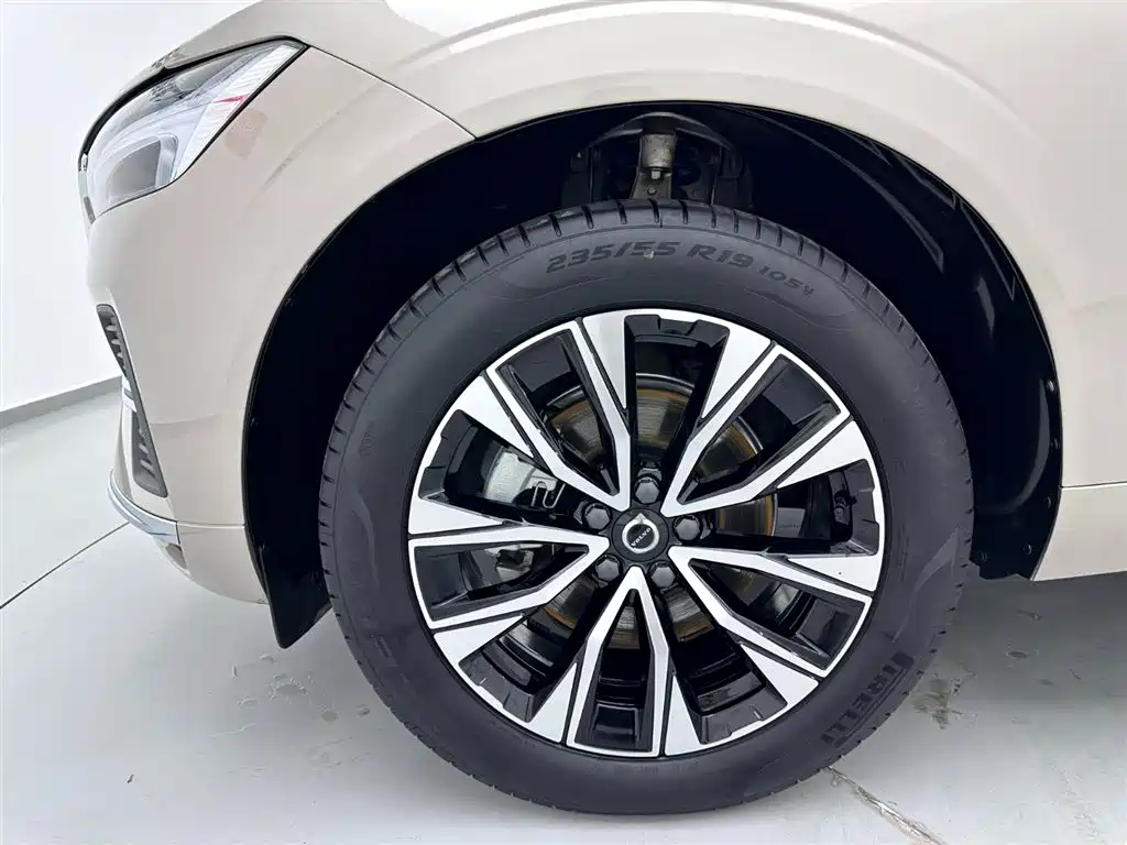 Volvo XC60 2025 — фото 29