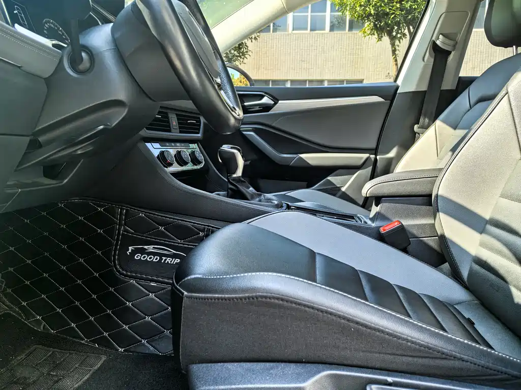 Volkswagen Sagitar 2020