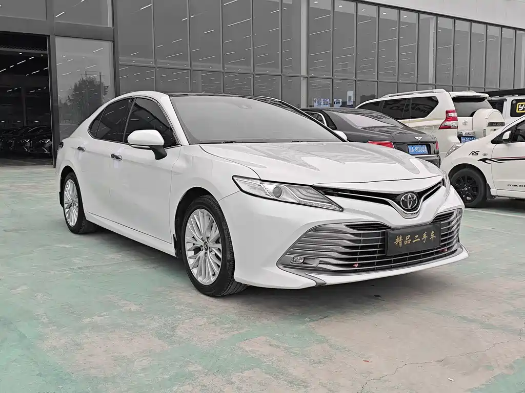 Toyota Camry 2021 — фото 3