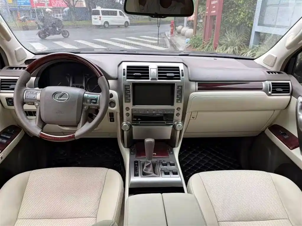 Lexus GX 2011
