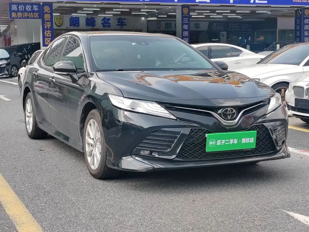 Toyota Camry 2021 — фото 4