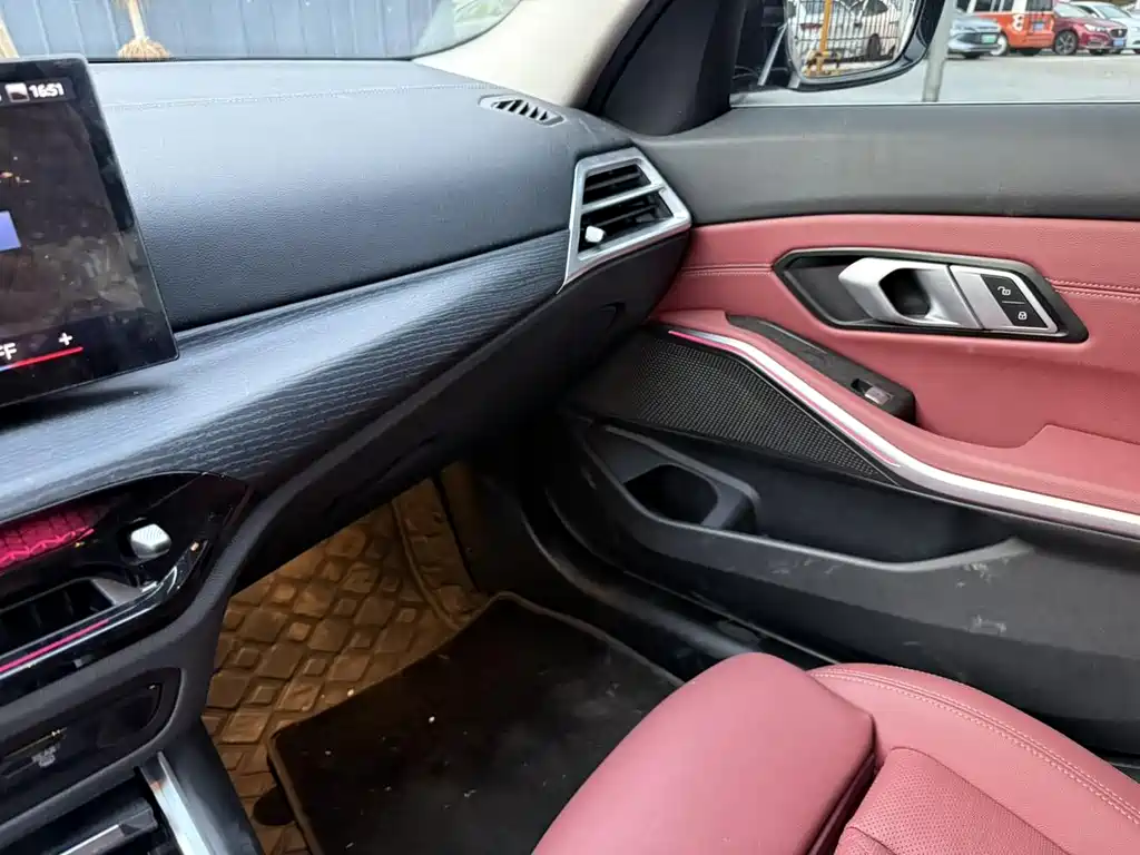 BMW 3 Series 2025 — фото 14
