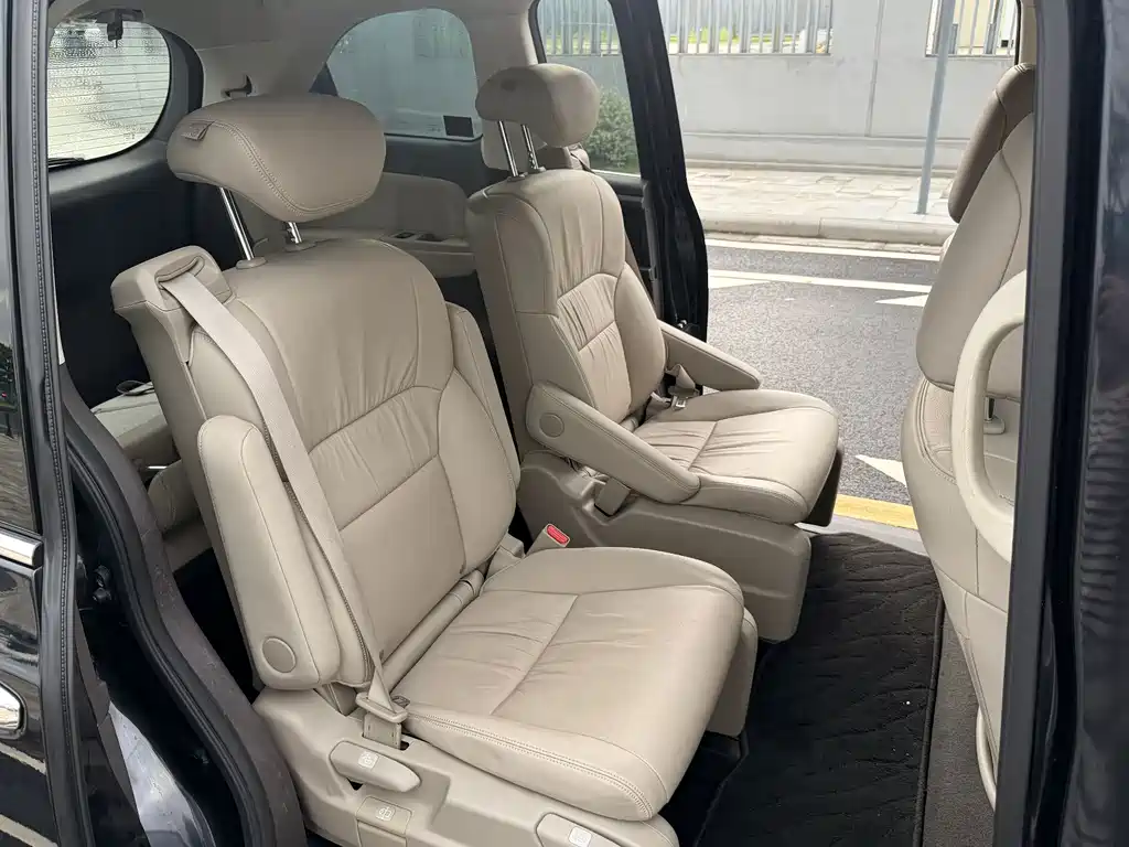 Honda Odyssey 2017 — фото 10