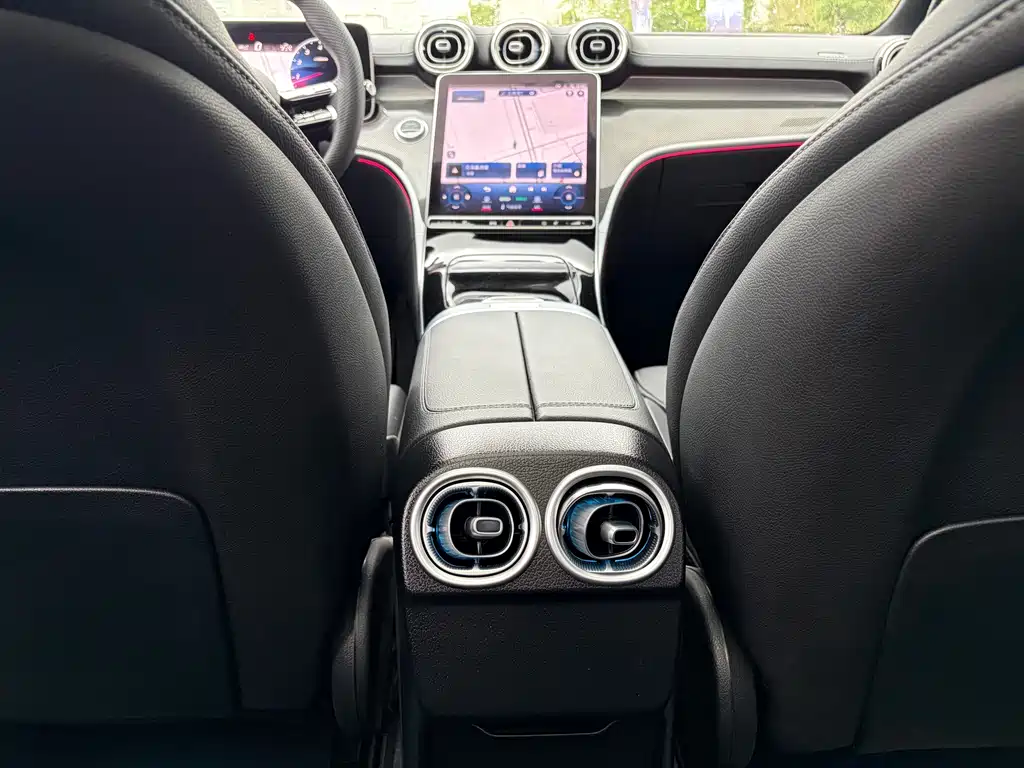 Mercedes-Benz C-Class 2023 — фото 11