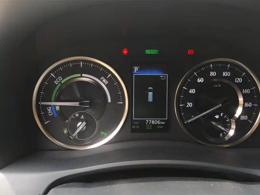 Toyota Alphard 2020 — фото 14