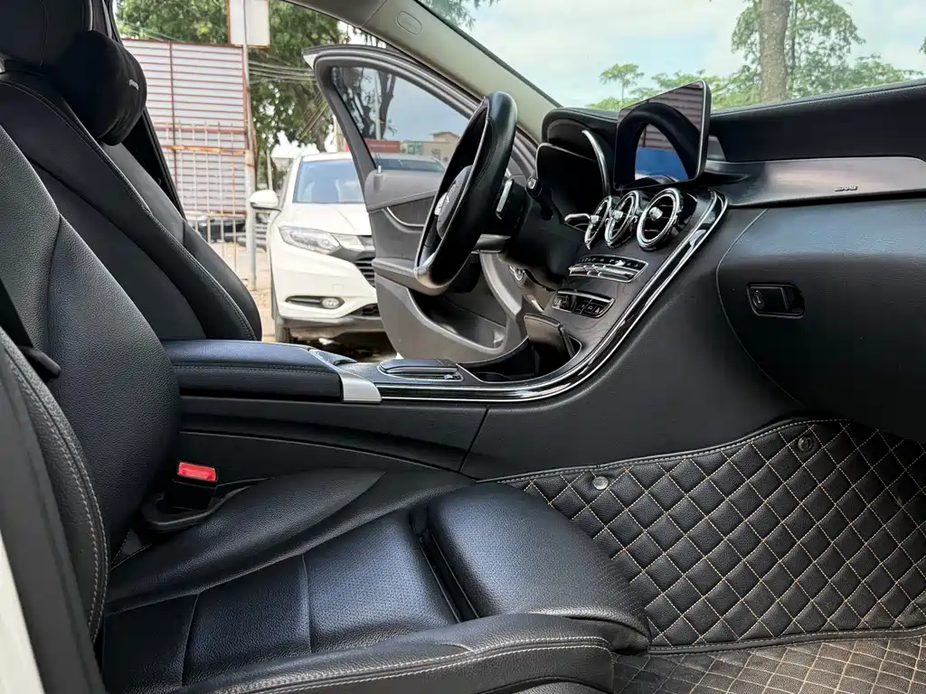 Mercedes-Benz C-Class 2020 — фото 16