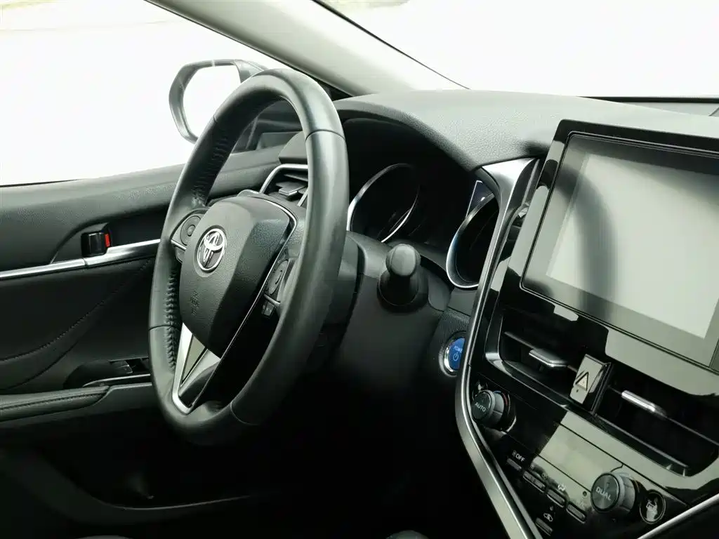 Toyota Camry 2021 — фото 22