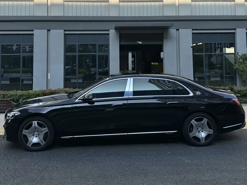 Mercedes-Benz S-Class 2025
