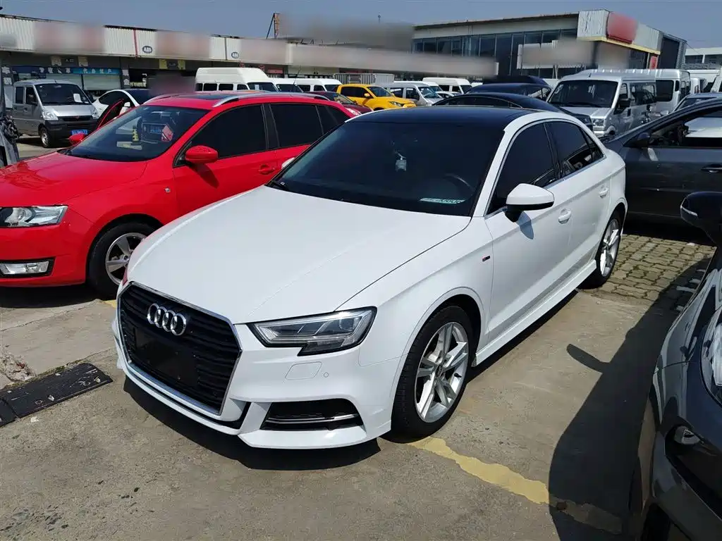 Audi A3 2019 — фото 2
