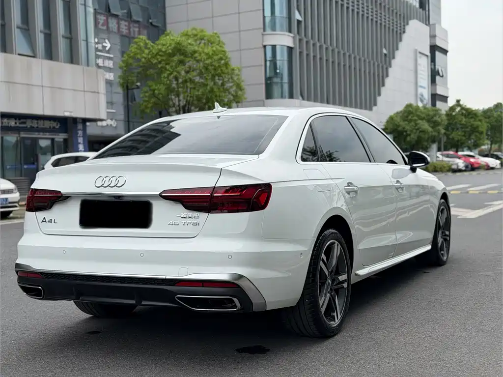 Audi A4L 2021 — фото 15