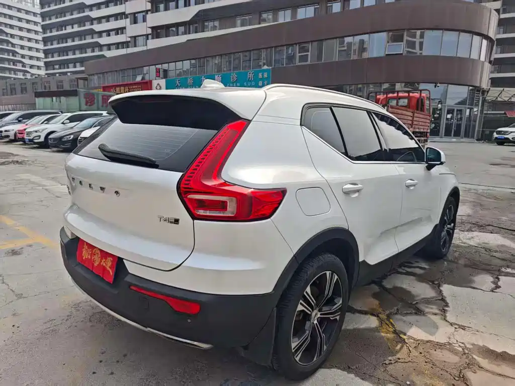 Volvo XC40 2019 — фото 4