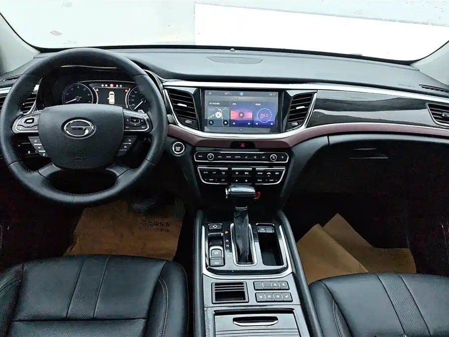 GAC Motor Trumpchi GS8 2018 — фото 12