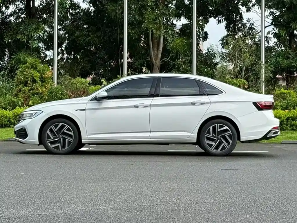 Volkswagen Sagitar 2023