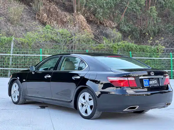 Lexus LS 2006