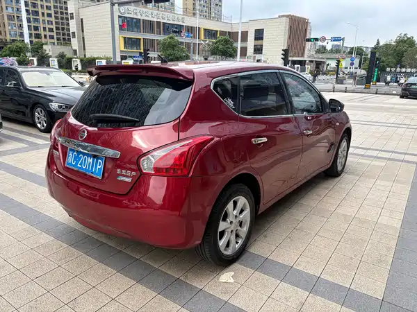 Nissan Tiida 2012