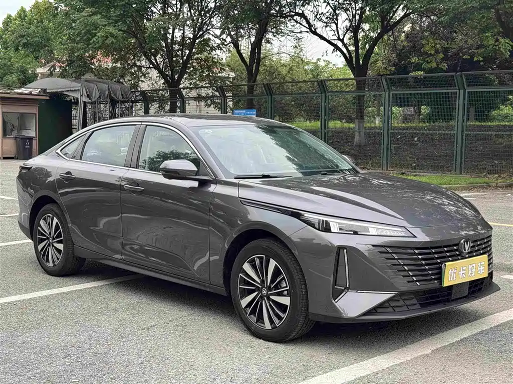 Changan Eado PHEV 2026 — фото 3