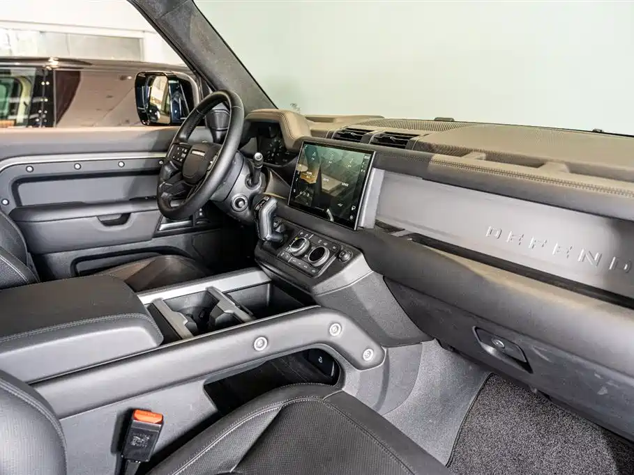 Land Rover Defender 2025 — фото 9