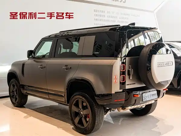 Land Rover Defender 2025