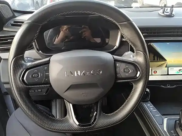 Lynk & Co 01 2023
