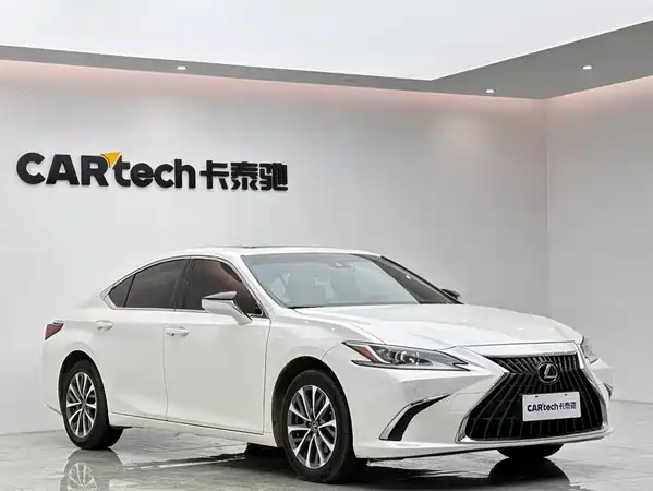 Lexus ES 2023
