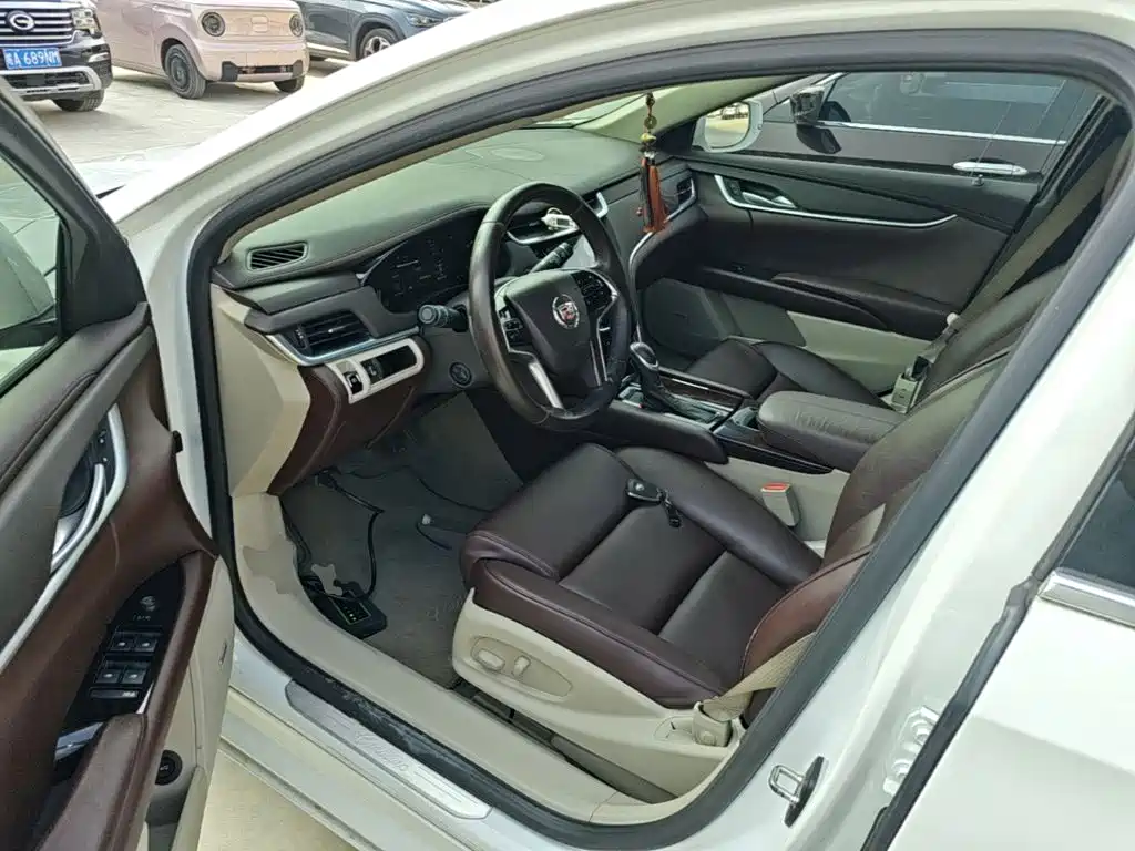 Cadillac XTS 2015 — фото 15