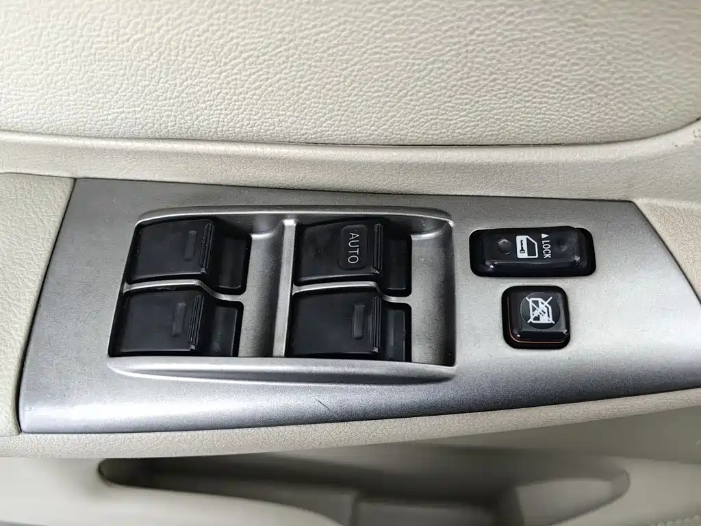 Toyota Corolla 2015 — фото 9