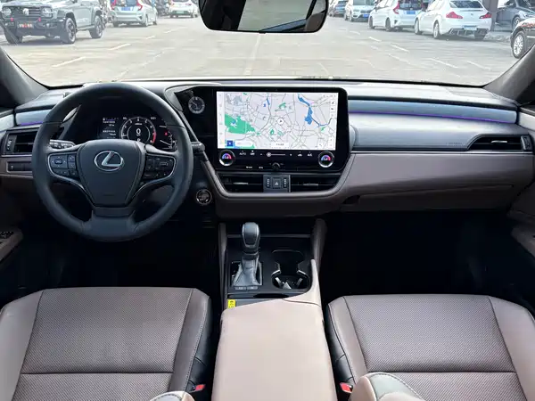 Lexus ES 2025