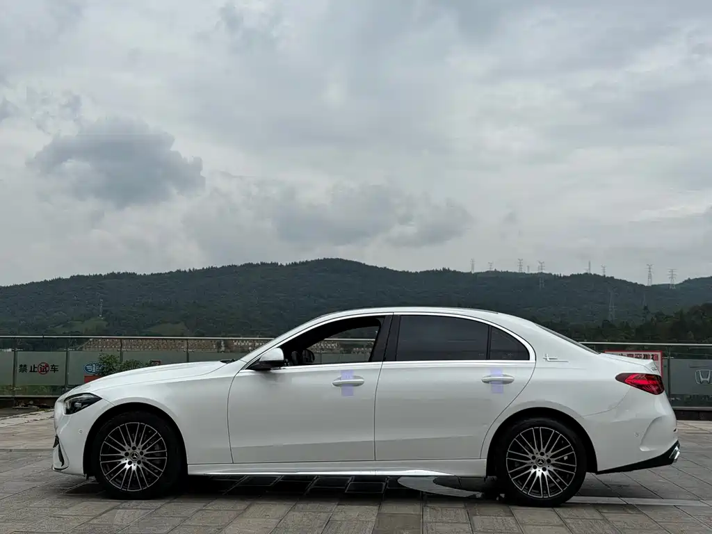 Mercedes-Benz C-Class 2022 — фото 10