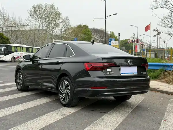Volkswagen Sagitar 2022