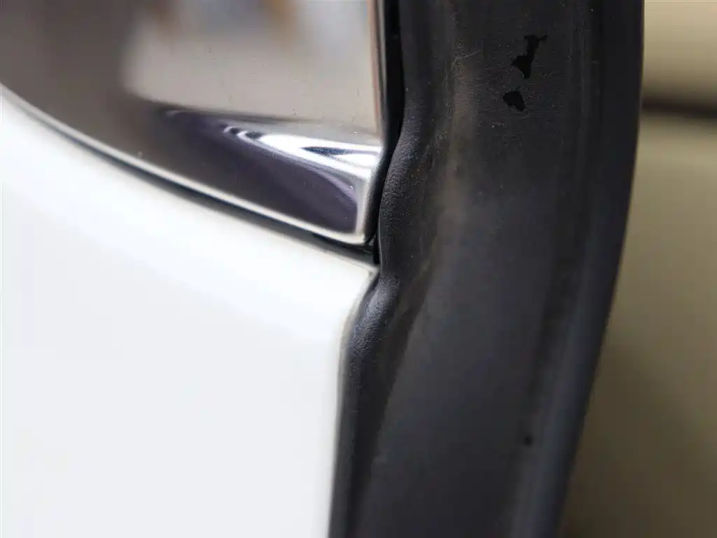 Toyota Alphard 2023 — фото 15
