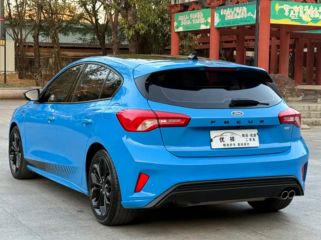 Ford Focus 2022 — фото 14