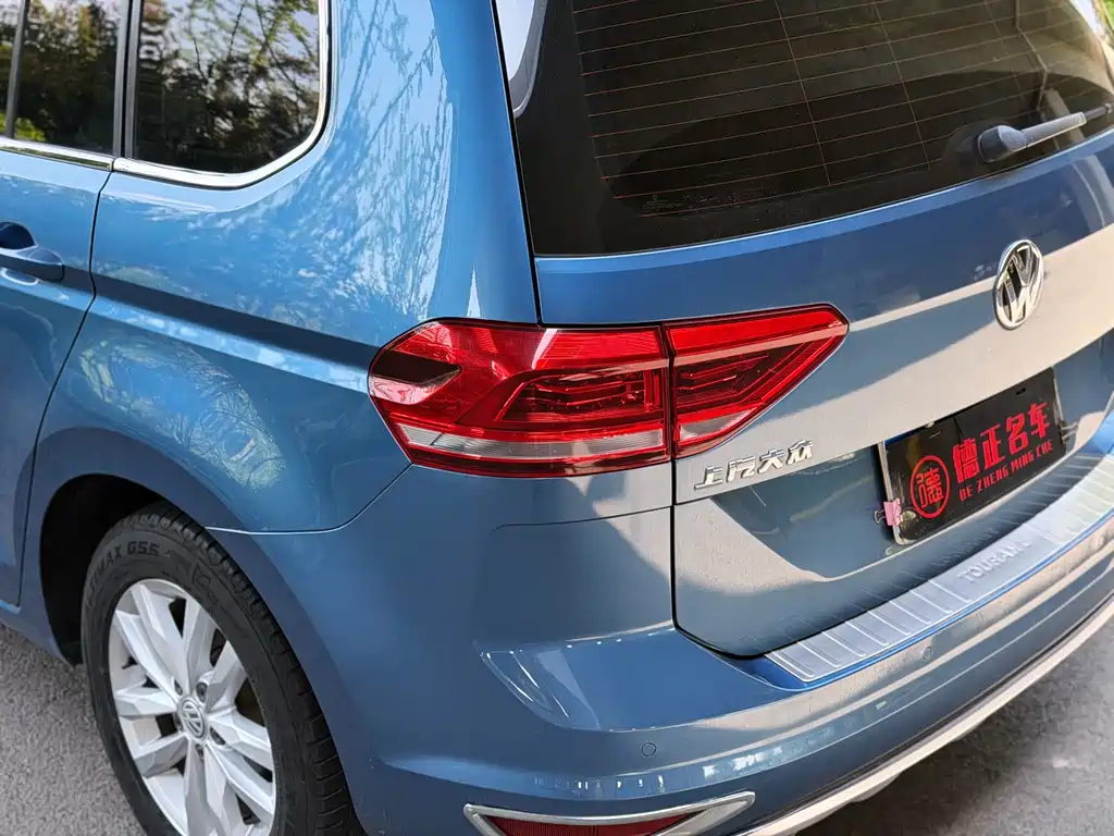 Volkswagen Touran 2018 — фото 9