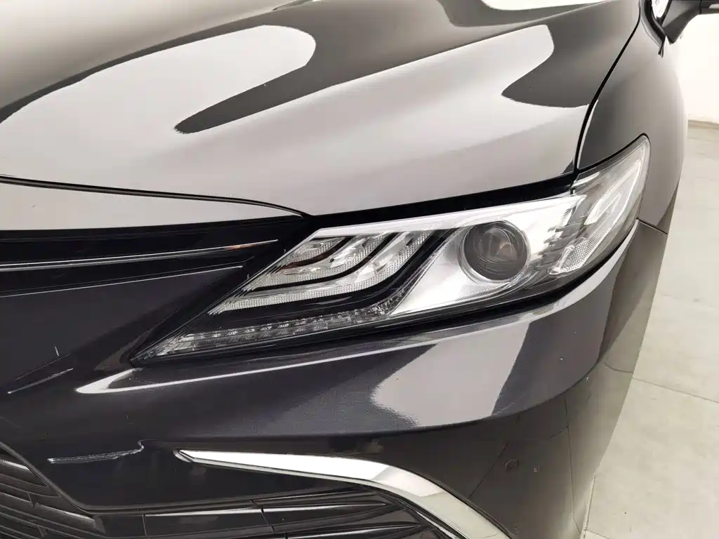 Toyota Camry 2023 — фото 7