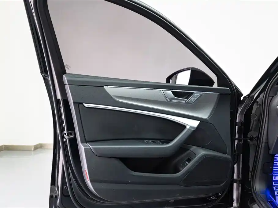 Audi A6L 2023 — фото 10