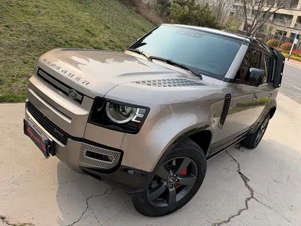 Land Rover Defender 2022