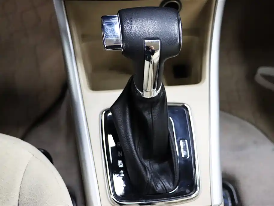 BAIC E-Series 2014 — фото 17