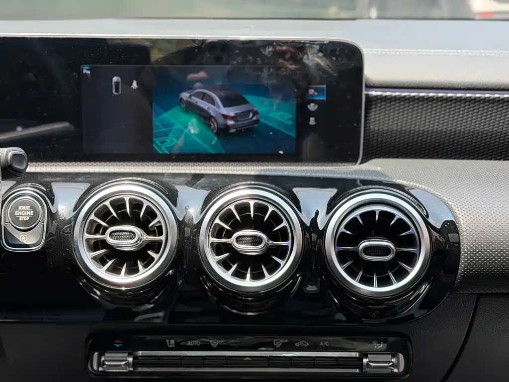 Mercedes-Benz A-Class 2020 — фото 13