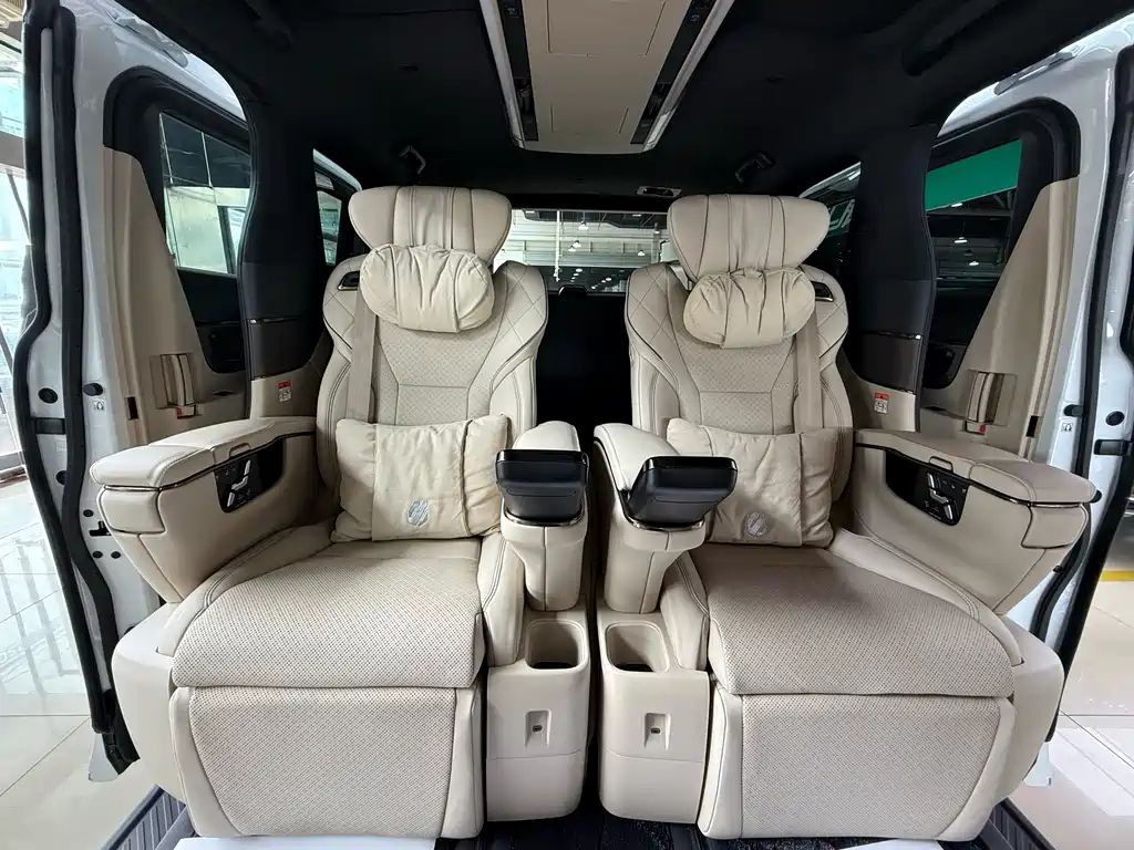 Toyota Alphard 2024 — фото 22