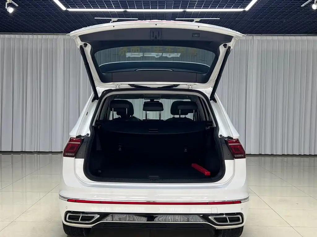 Volkswagen Tiguan L 2022