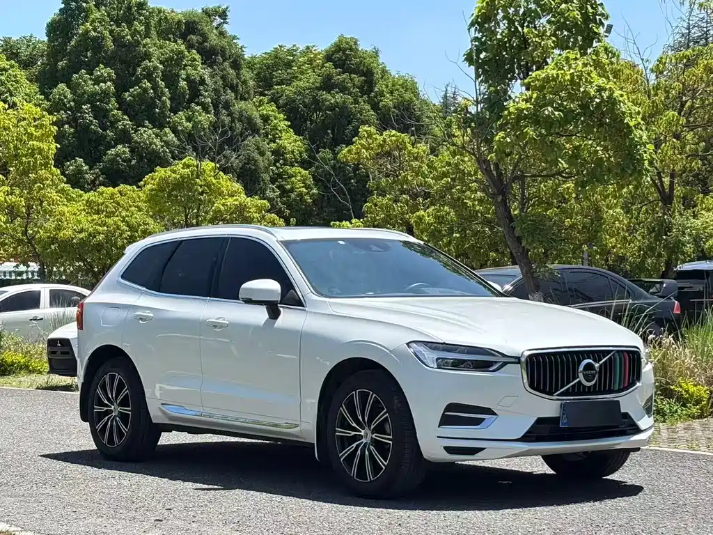 Volvo XC60 2021 — фото 3