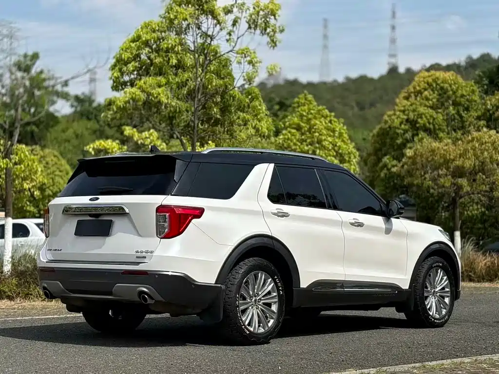Ford Explorer 2022 — фото 4